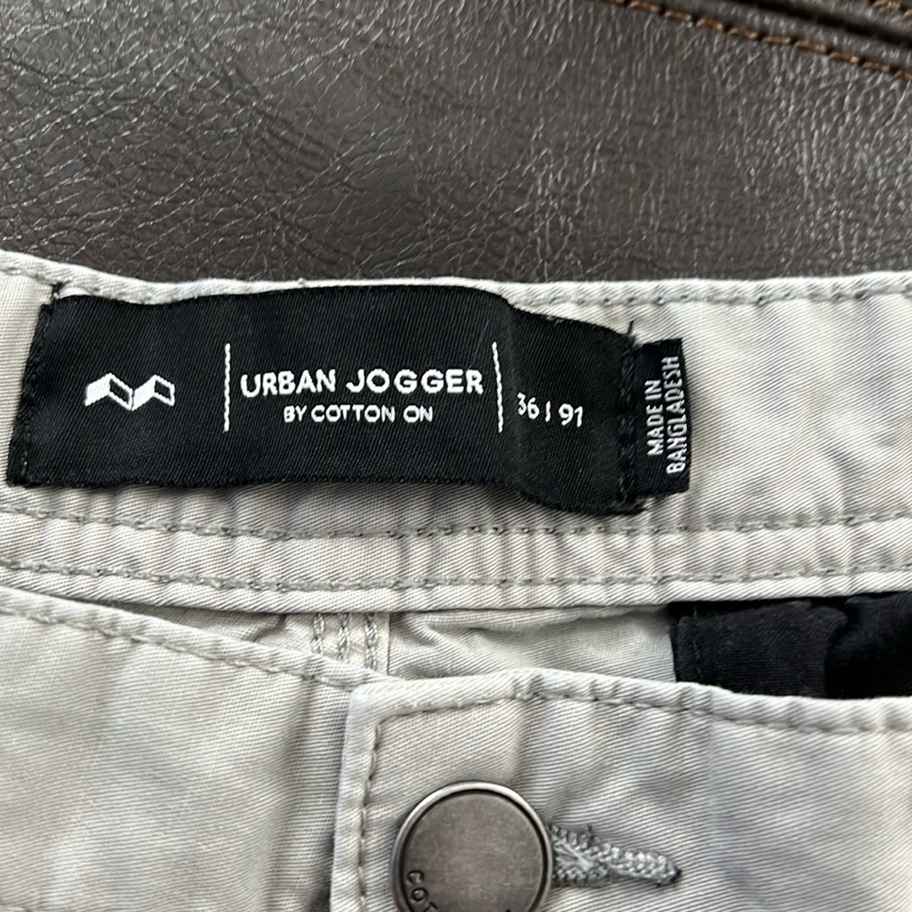 Gray jogger - Picture 3 of 4